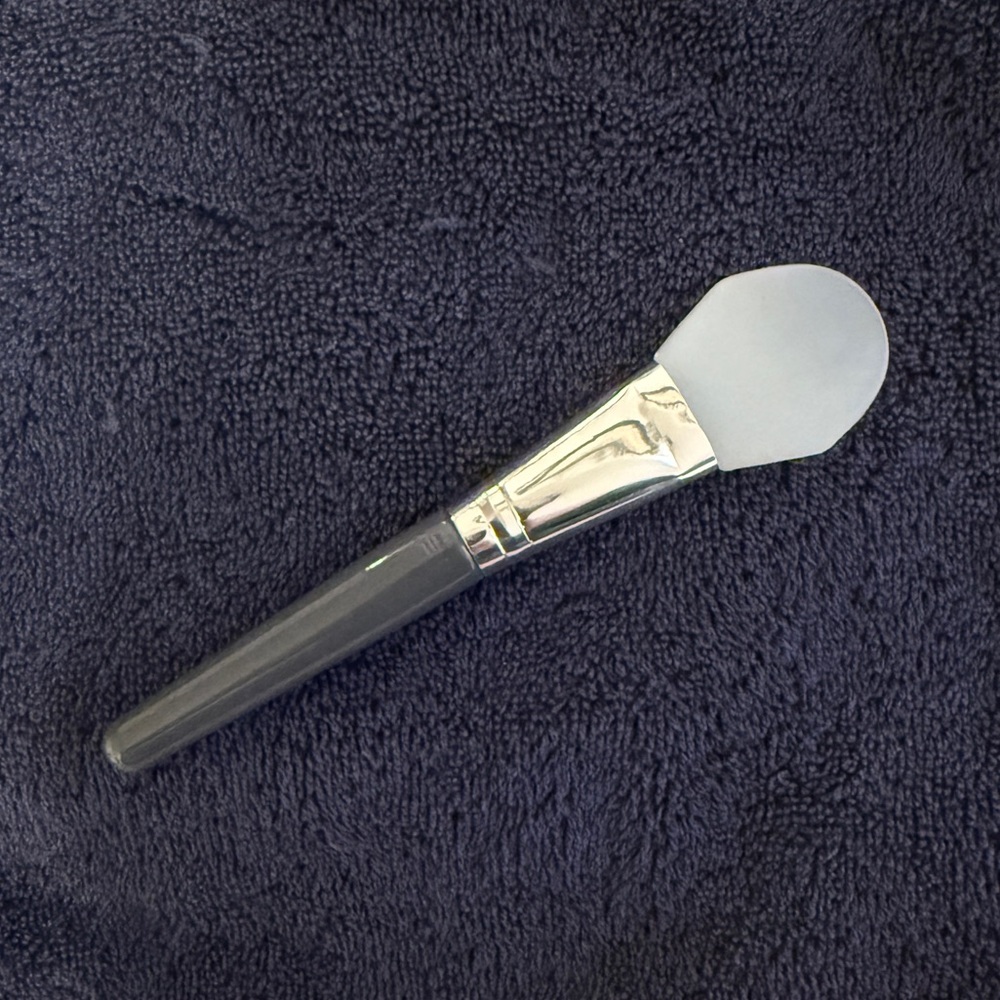 Gray Silicone Face Mask Applicator Brush